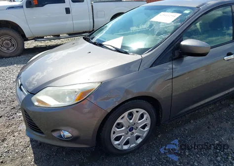 2012 Ford Focus Se z USA, uszkodzony, nr VIN 1FAHP3F27CL455865